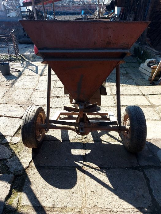 Тороразпръсквачка за трактор