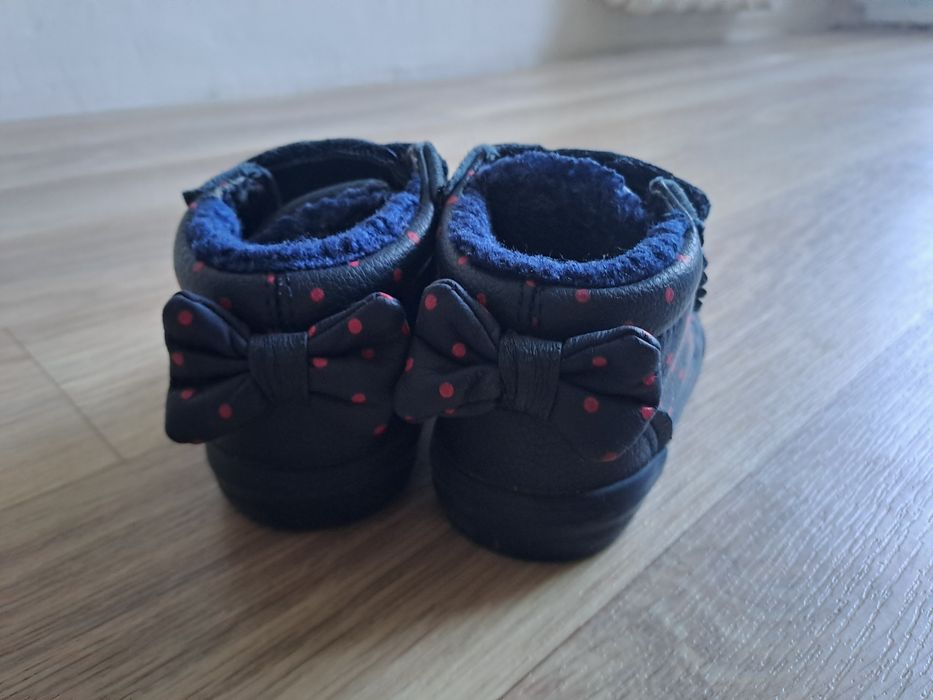 Продам ботинки для девочки