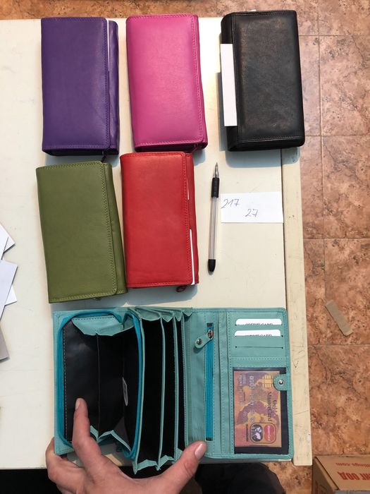 Портфейли телешка кожа на едро