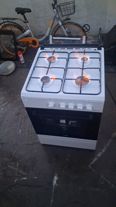 Срочно продаётся газ плита идеальном состоянии Ге