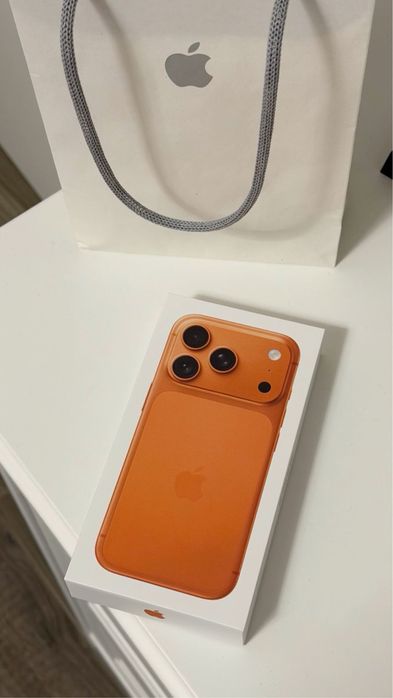 Продается Айфон 17про 512гб