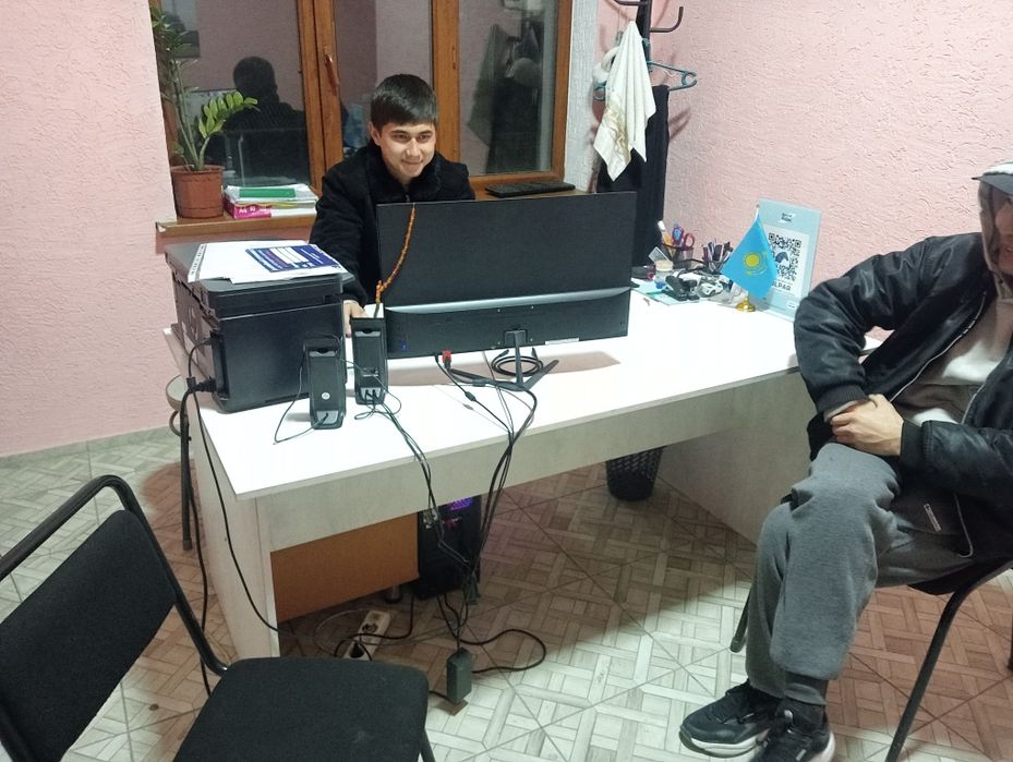 Офисный мебель  стол