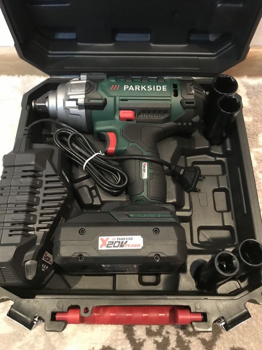 Mașina de insurubat si ferastrau