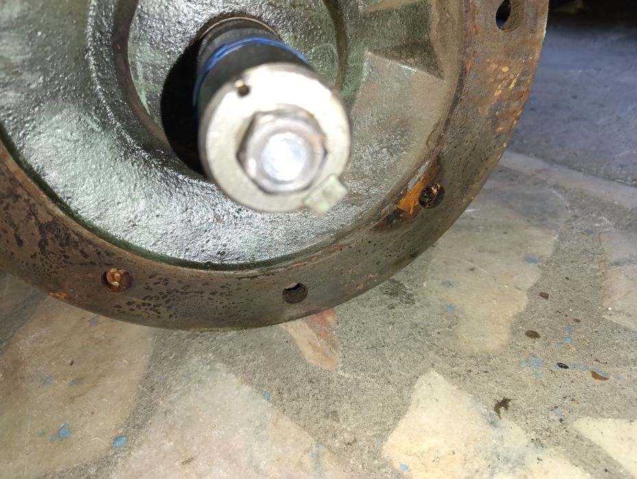 Продам электродвигатель.