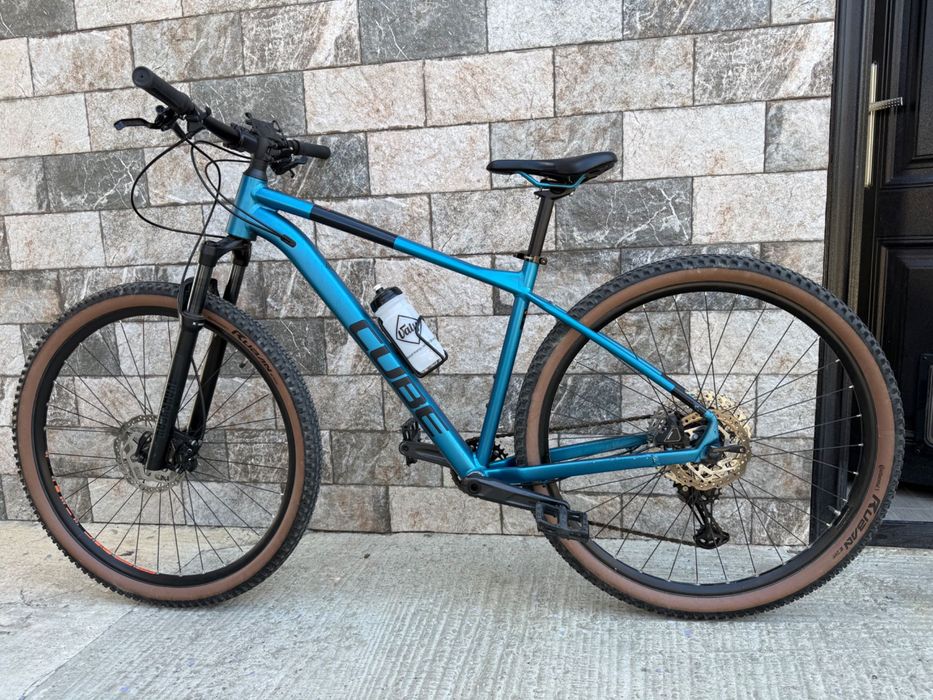 Vând bicicletă cube