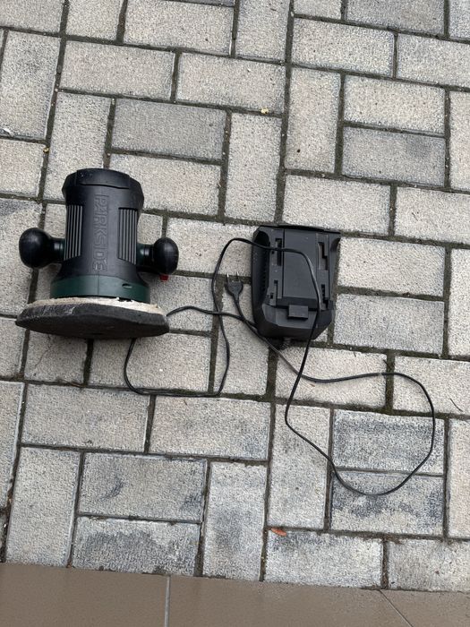 Masina polisat cu acumulator