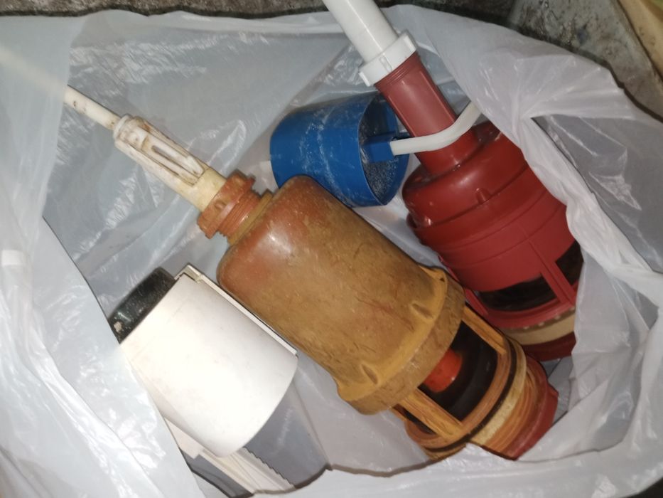 Продам бачок СССР с крышкой