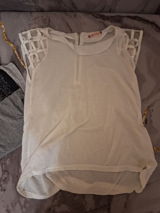 Дамски спортни дрехи и блузи  М