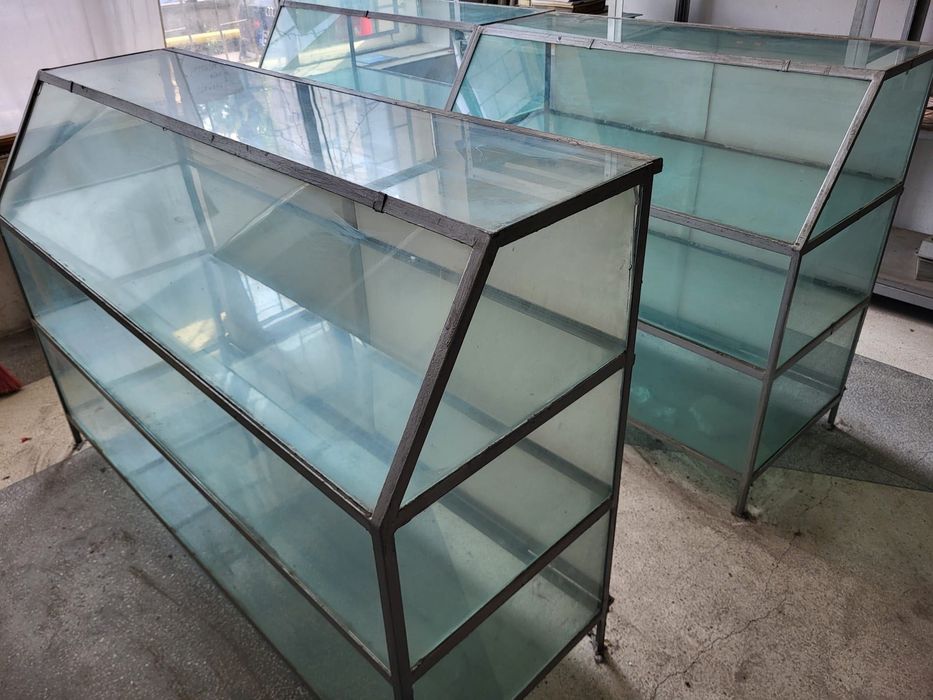 Vitrine din sticlă cu cadru metalic, 2 bucăți