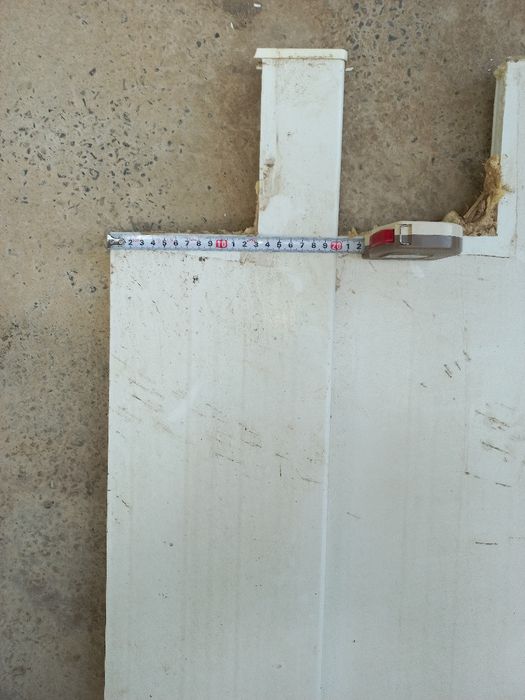 Рама с окнами, и акфа подоконикками в комплекте.