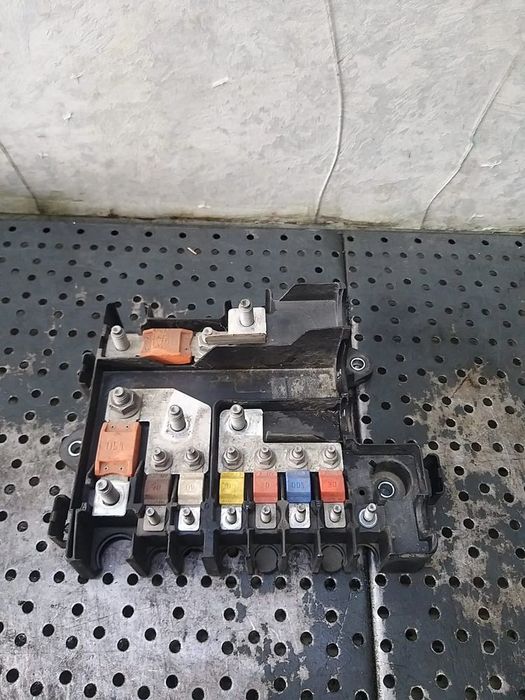 Panou sigurante borna baterie plus iveco daily 6