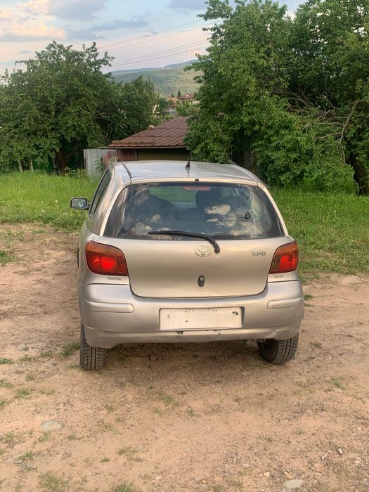 Toyota Yaris 2005г 1.0vvti