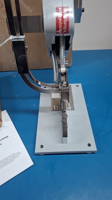 Клипс машина за запечатване на всякакви обвивки на колбаси,торбички..