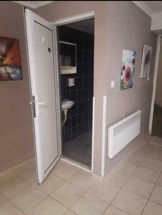 Дава се под наем Едностаен апартамент в Пловдив, Остромила - 30 кв.м за 150 € - Снимка #4