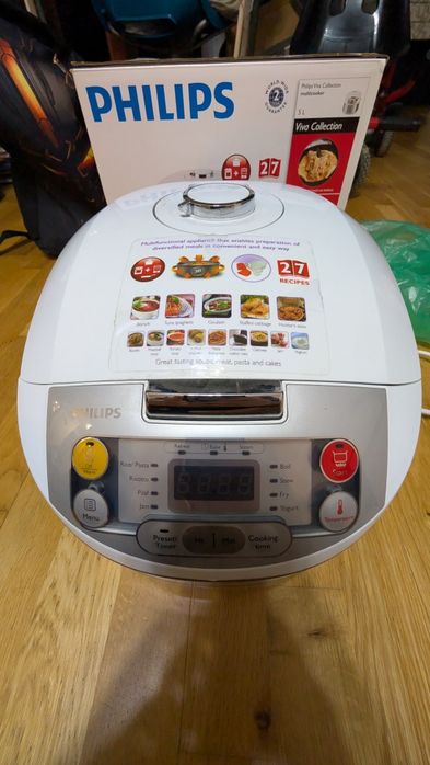 Vând multicooker Philips