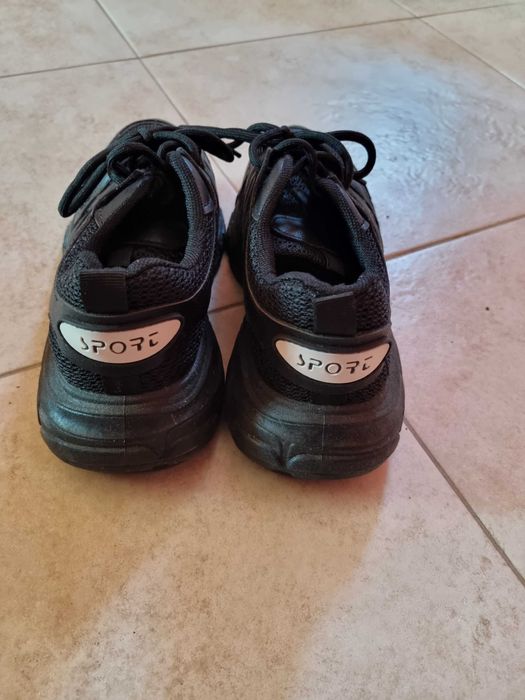 Маратонки и обувки  различни размери и цени