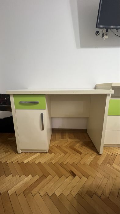 Mobilier complet cameră tineret/dormitor cu saltea inclusă – stare bună