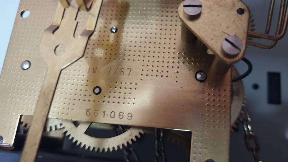 Немски паркетен часовник  " Urgos "