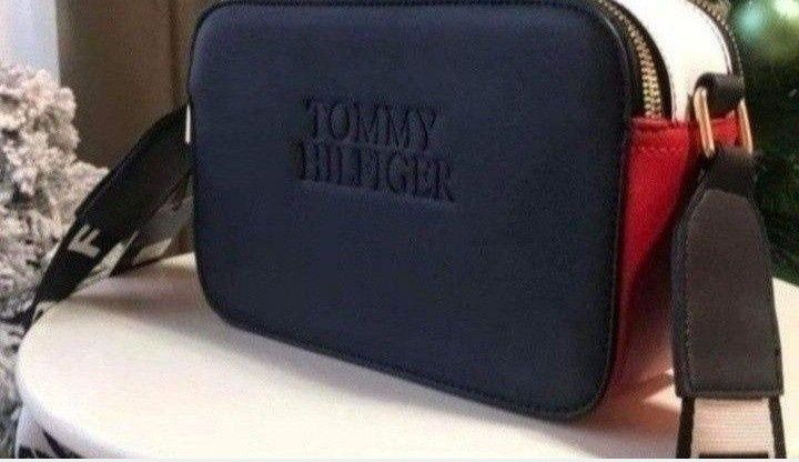 Genti mini dama,model  Tommy Hilfiger saculet, etichetă incluse