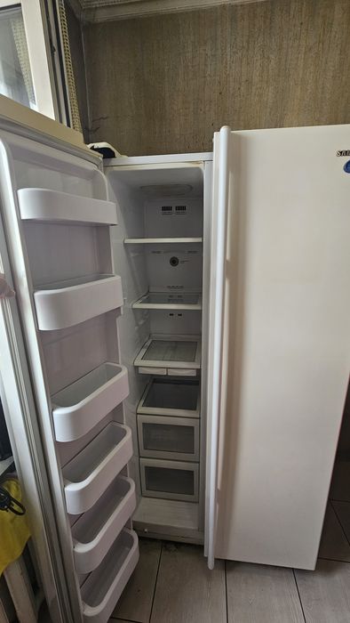 Холодильник Samsung