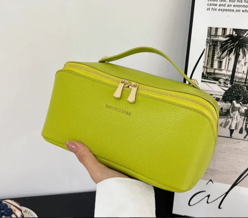 Косметичка объемная