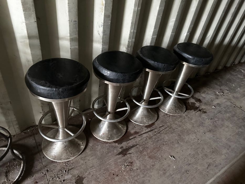 Продам барные стулья. 8 шт