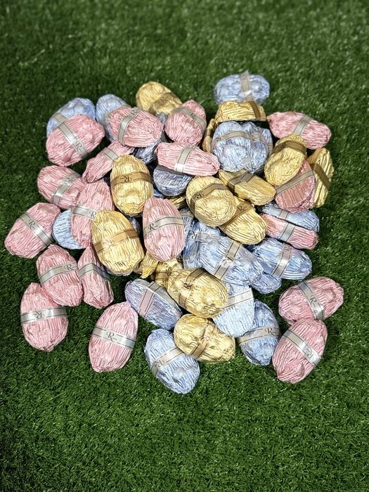 Dubai & Belgium chocolate original sotiladi. Sovg’a uchun eng zori.