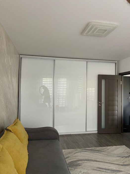 Vand apartament cu 2 camere