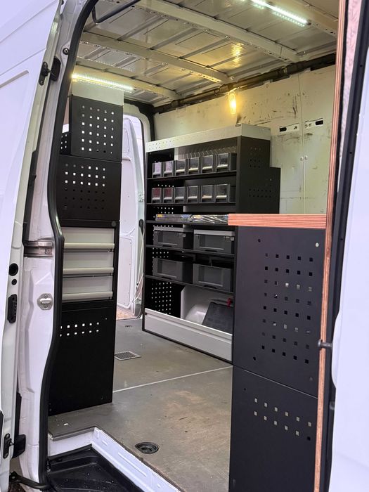 сервизно оборудване за бус