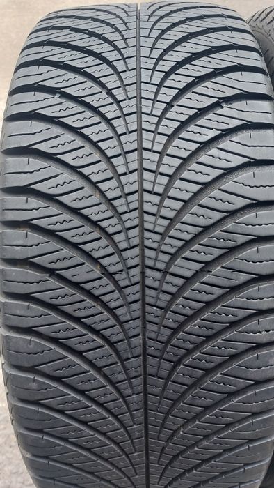Всесезонни гуми 235/45/19 Goodyear Vector4Seasons 2 броя