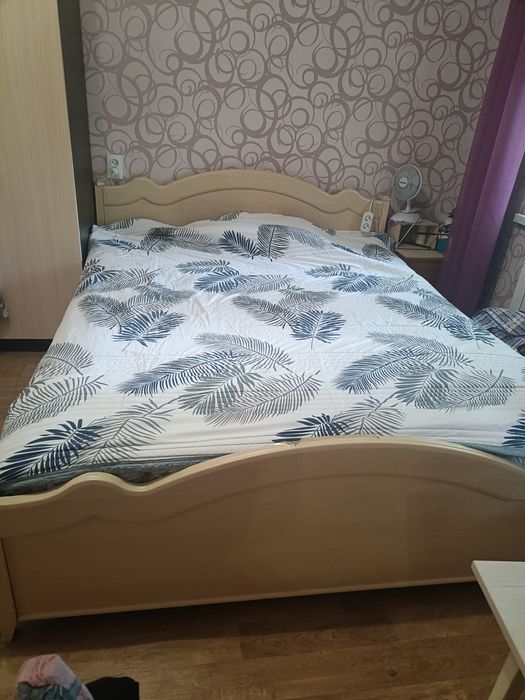 Продам двуспальную кровать