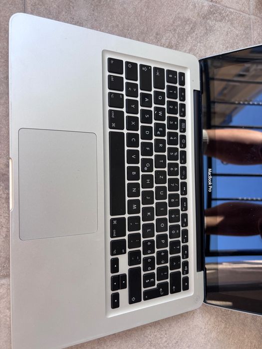 Лаптоп Apple Macbook 2009
