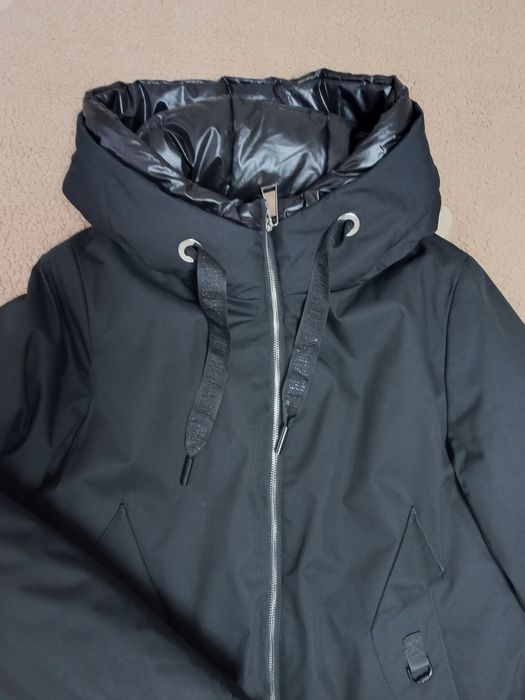 Продам зимнюю куртку)))