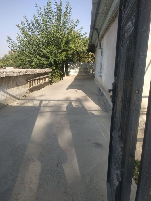 Уй сотилади.Ховли, 6 хона. Нархи келишилади!