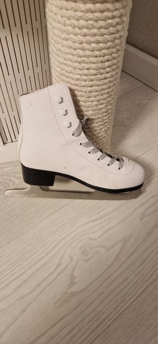 Коньки для девочек 35 размер