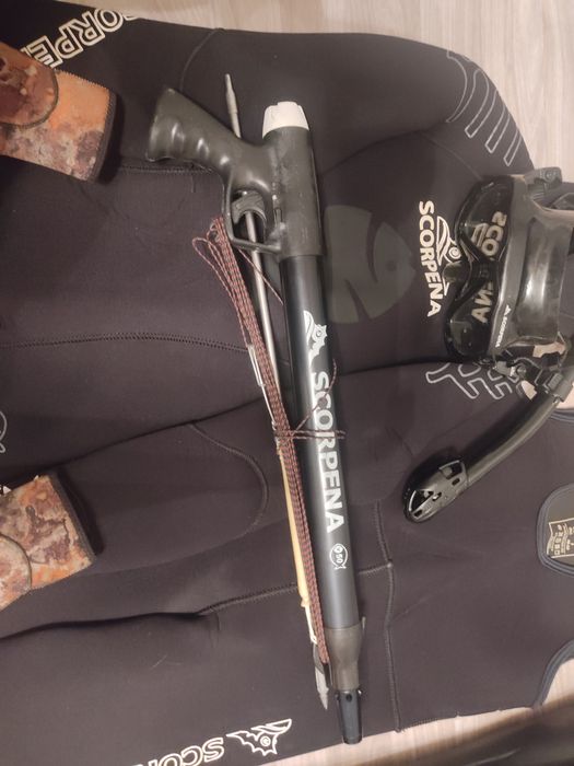 Продам  подводный костюм