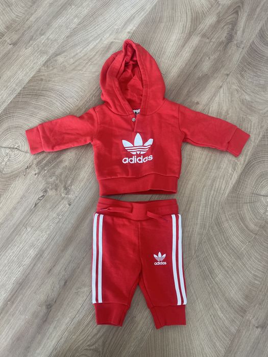 Бебешки анцуг спортен комплект Adidas 0-3 м р-р 62