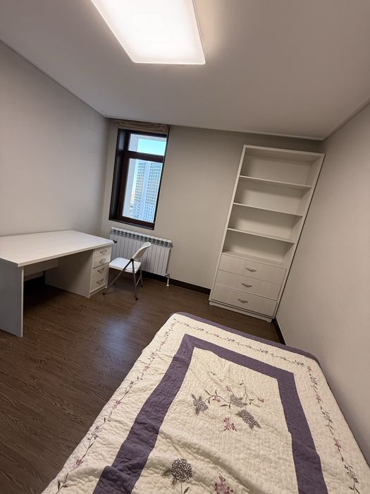 Продам детский стол, шкаф и кровать