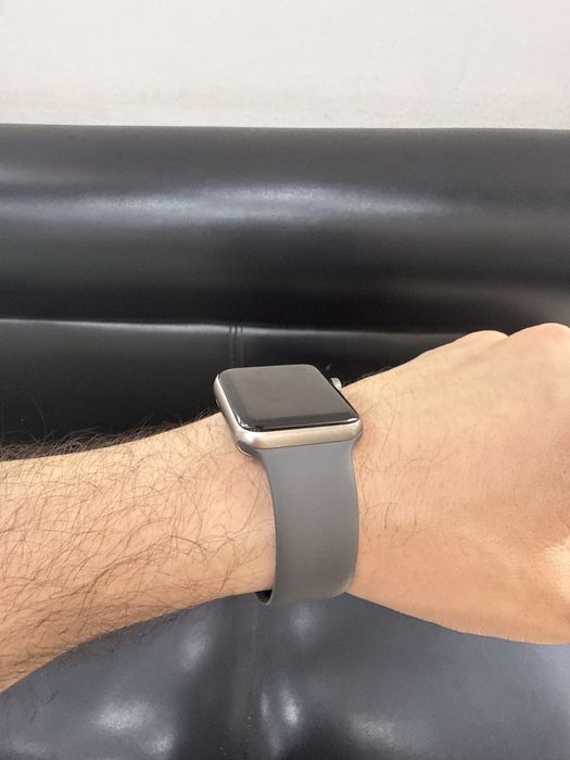 Apple Watch Seria 3 42mm qora