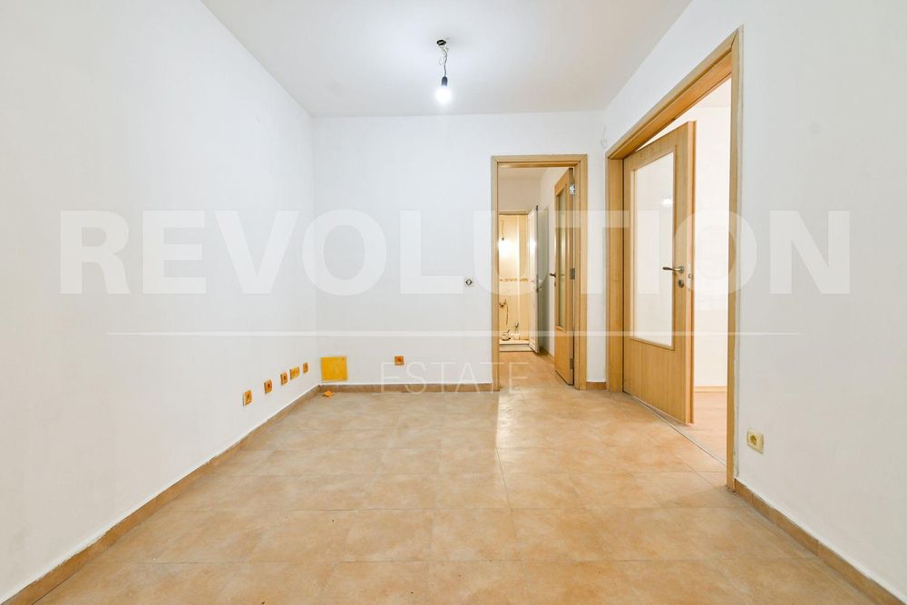Продава се Тристаен апартамент в София, Студентски град - 90 кв.м за 1105 €/кв.м - Снимка #2