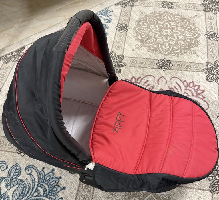 Детская коляска 3 в 1