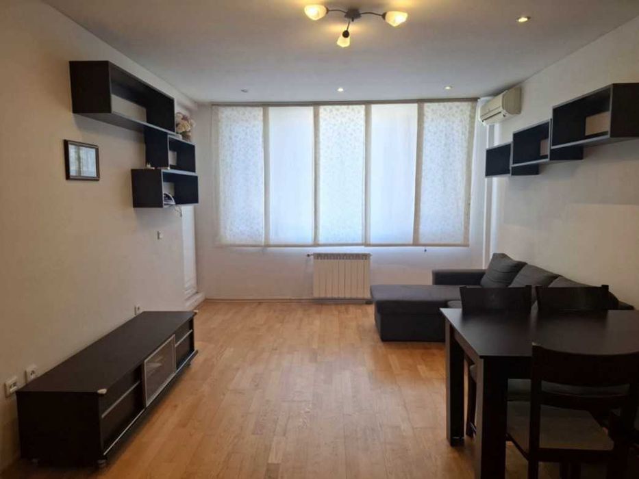Дава се под наем Двустаен апартамент в София, Люлин 6 - 68 кв.м за 597.21 € - Снимка #1