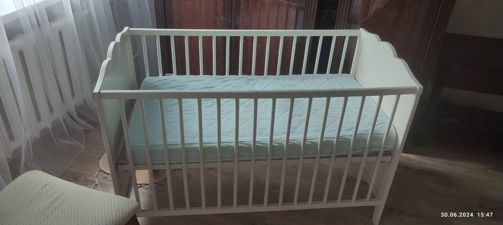 Продам детскую кроватку