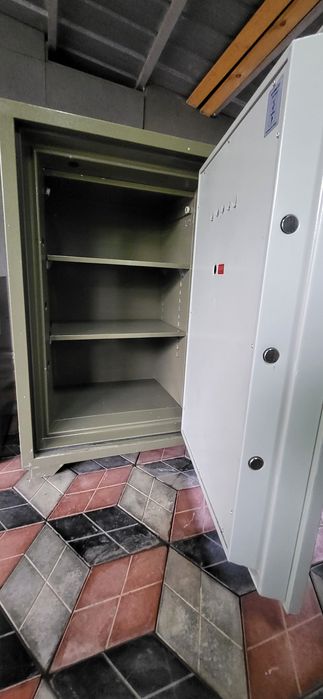 Продам сейфы разные