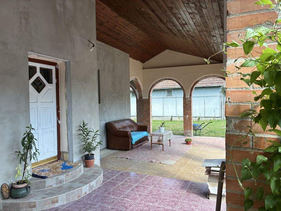 Casa in Batania cu etaj de 200 m patrati locuibili
