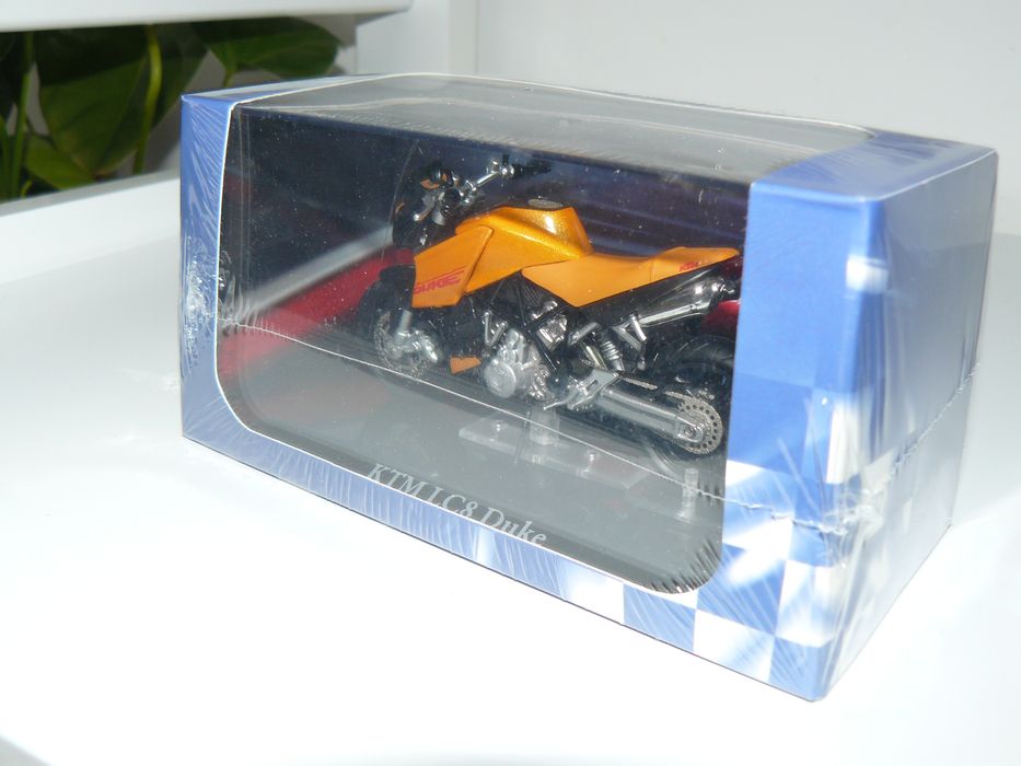 Macheta Moto KTM LC8 DUKE, Noua,Scara 1:24,Brand Atlas Collection