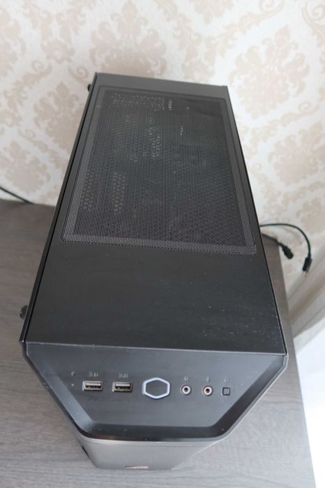 Геймърски компютър ASUS