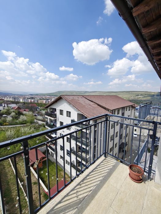 De Vanzare apartament 3 camere zona Vivo