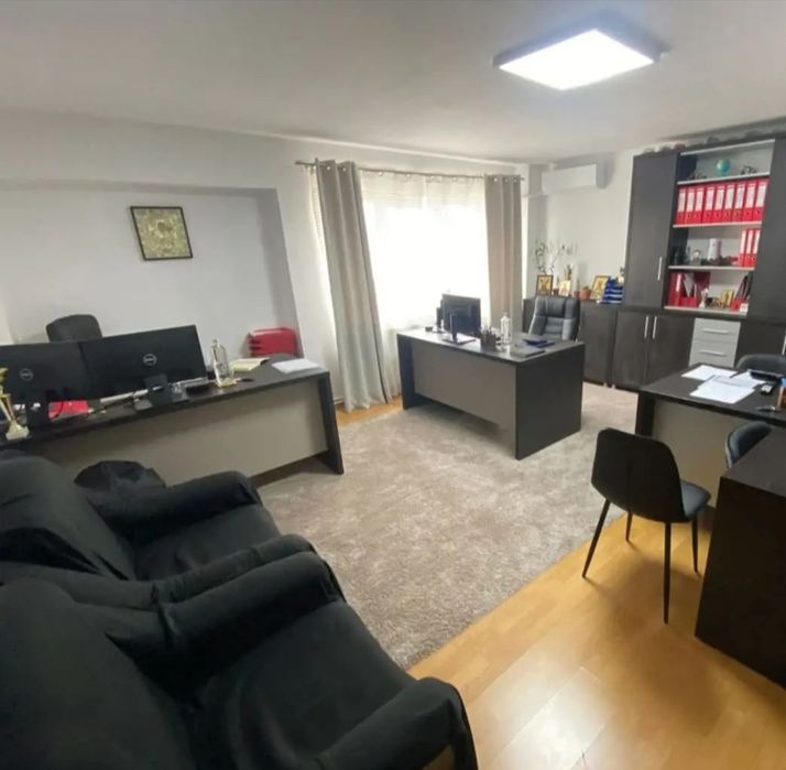 Vand urgent apartament 4 camere.