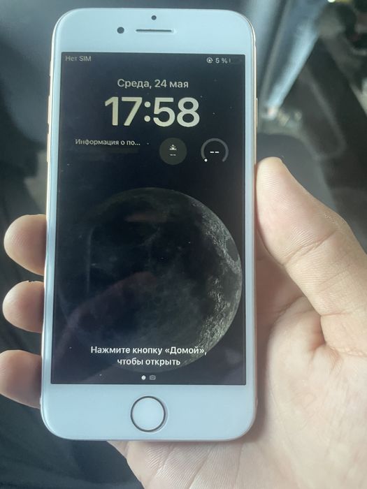 iPhone 8 срочно торг есть в Каспий ред можно